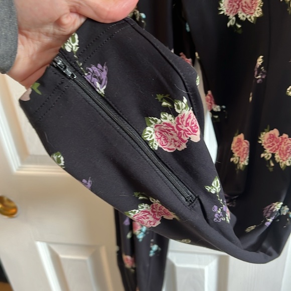Betabrand floral leggings - Picture 3 of 3